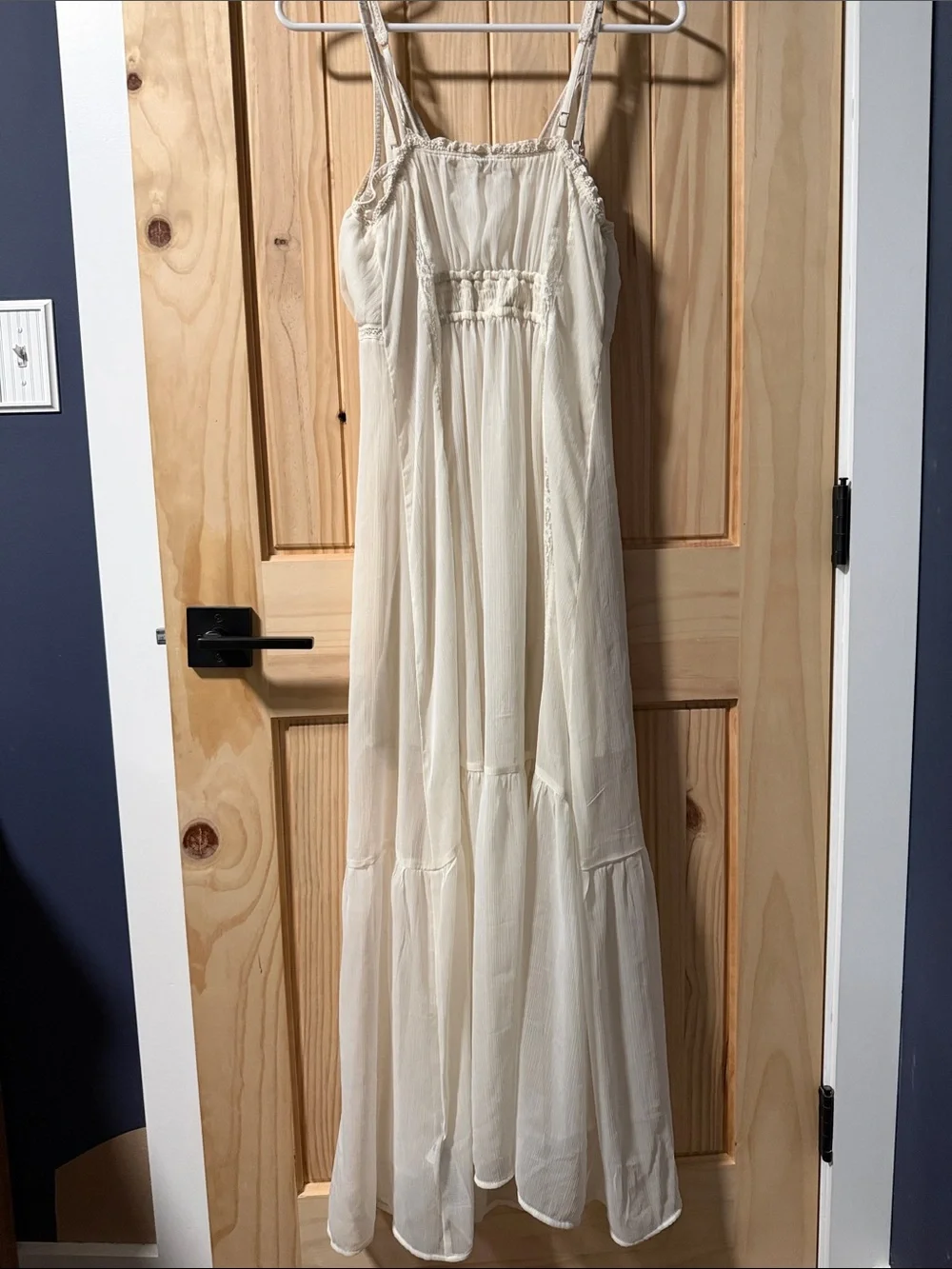 Abercrombie and fitch white boho midi dress with lace trim and button-up front